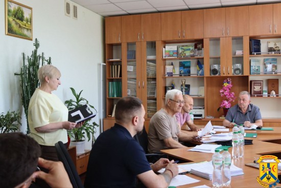 17 червня 2026 року відбулося засідання комісії з питань житлово-комунального господарства, транспорту, екології, енергозбереження та благоустрою під головуванням депутата Василя Капацини