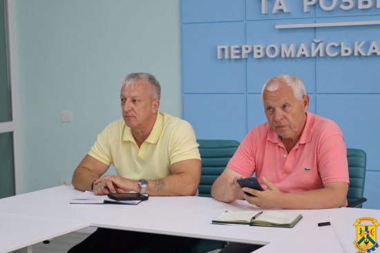 30 липня 2026 року в Офісі відновлення та розвитку Первомайської громади відбулася чергова координаційна онлайн-зустріч, присвячена реалізації масштабного проєкту реконструкції магістрального водогону міста